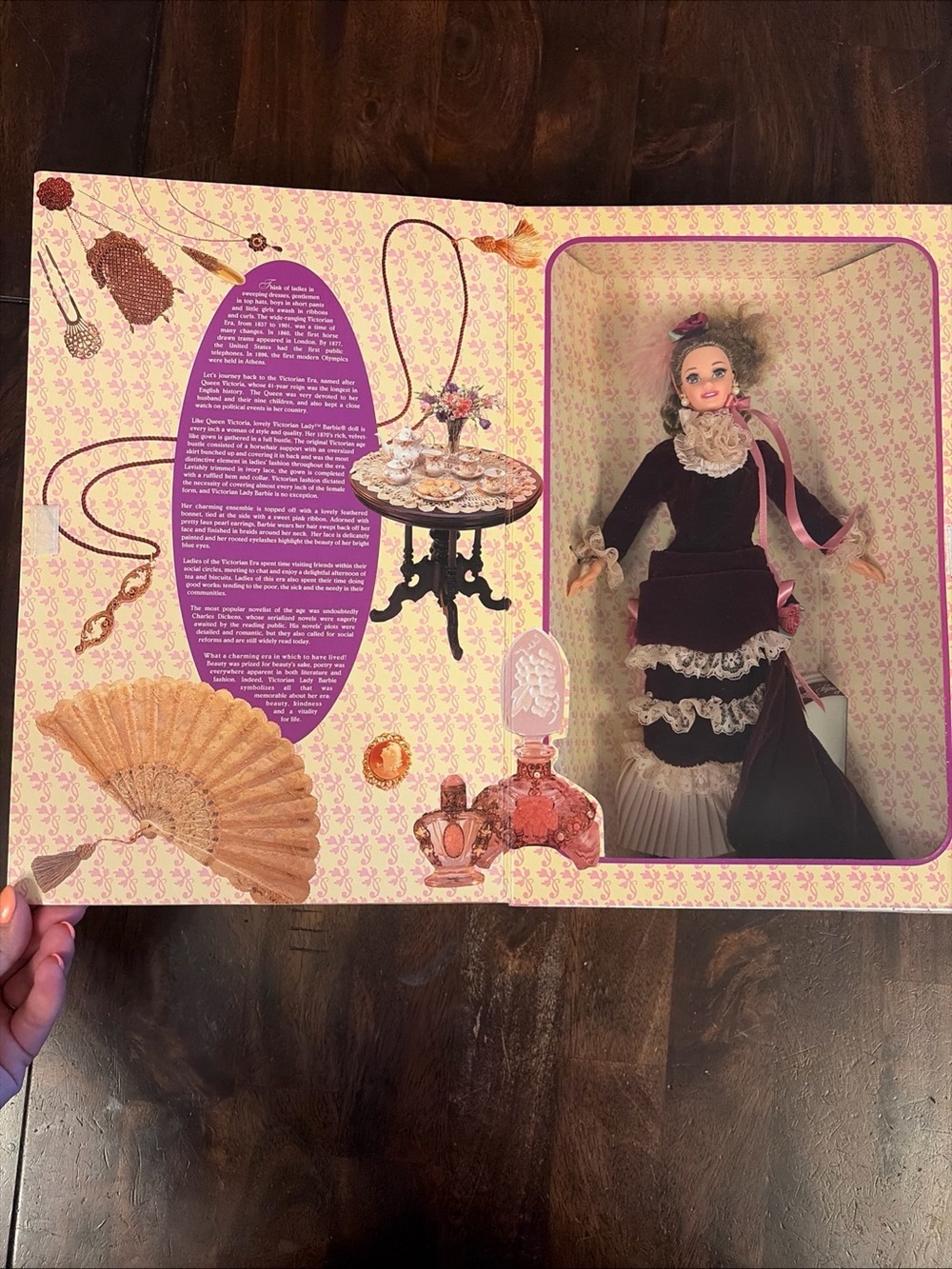 Victorian Lady Barbie Great Eras Collection Doll 1995 Mattel #14900 NEVER OPENED